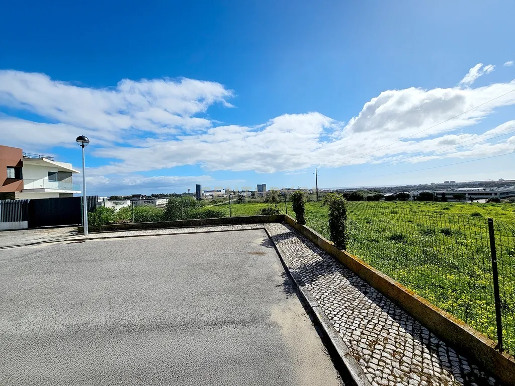 Oportunidade Única! Moradia com Afetação a Serviços, a Funcionar como Lar de Idosos Licenciado em Porto Salvo, Oeiras - Moradia + Trespasse - Image 32